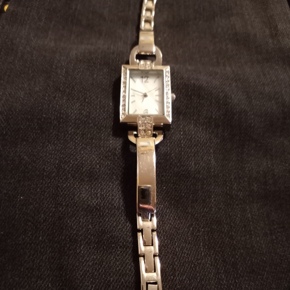 Allude Watch - Picture 3 of 4